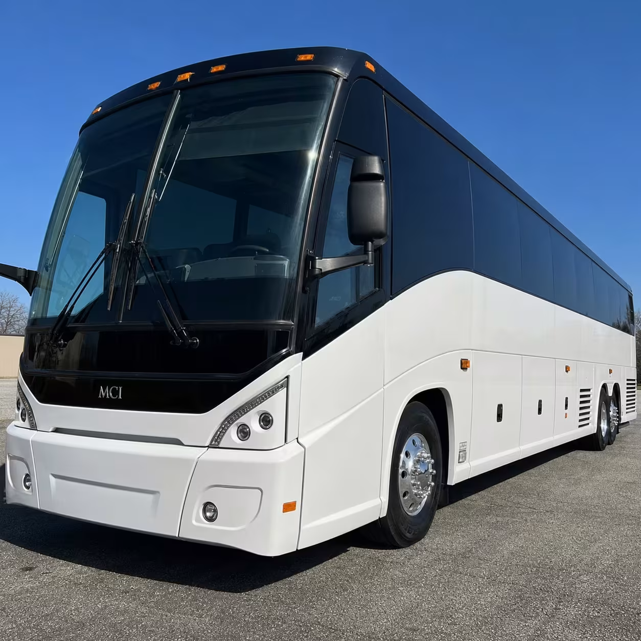 manteca minibus rentals to stockton metropolitan airport