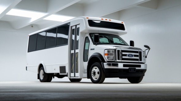 manteca 15 passenger minibus